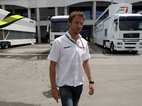 Гран-при Японии: Баттон и еще пять пилотов вызваны к стюардам