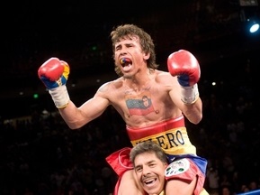 Чемпіон світу з боксу і його сім я відкинули звинувачення в домашньому насильстві