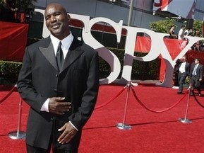 Холифилд может встретиться с Виталием Кличко, если выиграет следующий бой