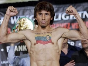 Чемпиона мира по боксу арестовали за избиение матери и сестры