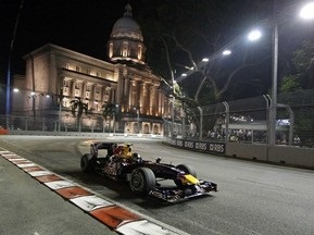 Гран-при Сингапура: Феттель и Хайдфельд первыми отправятся на пит-стоп