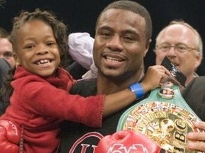 Жан Паскаль нокаутировал Сильвио Бранко