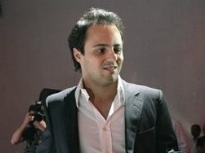 Масса примет участие в гонке на картах