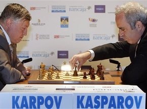 Карпов одолел Каспарова в первой партии третьего игрового дня