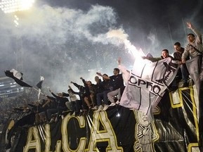 Сербам, избившим болельщиков Тулузы, грозит до 40 лет тюрьмы