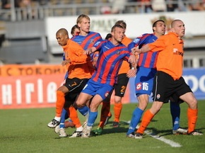 УПЛ: Шахтер добыл волевую победу над Арсеналом, Днепр разгромил Карпаты