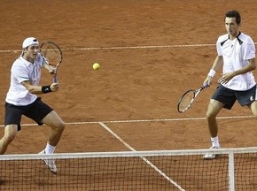 Кубок Дэвиса: Бубка и Стаховский принесли первое очко Украине