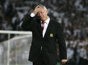 Стамбульские фанаты ослепляли игроков МЮ лазером