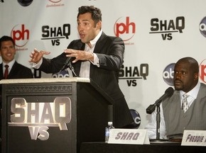 Де Ла Хойя выиграл показательный бой у Шакила О Нила