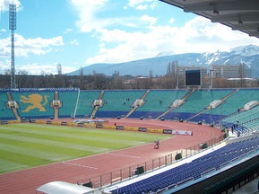 Стадион сборной Болгарии по футболу пострадал от фанатов Мадонны