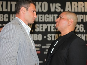 Виталий Кличко подарил билеты на свой бой пожарным Лос-Анджелеса