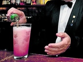 В Барселоне наливают коктейль Чигринский