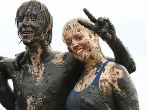 Фотогалерея: Грязные игры