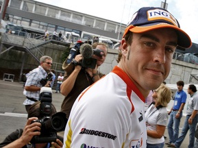 Босс McLaren извинился перед Ferrari за заявления о переходе Фернандо Алонсо