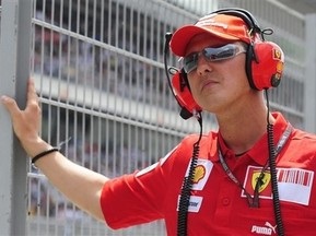Шумахер в 2010-м может сесть за руль третьей Ferrari