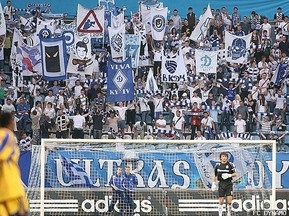 Фанатов Динамо поймали в Полтаве при ограблении магазина