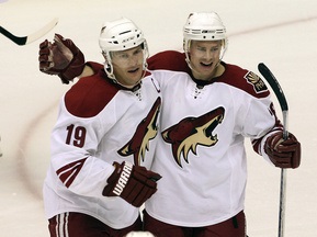 NHL выкупит права на Финикс