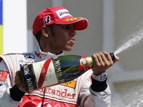 Хэмилтон признал, что упустил победу по вине McLaren