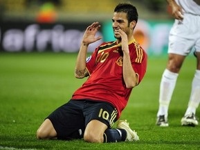 СМИ: Барселона договорилась с Арсеналом по Фабрегасу