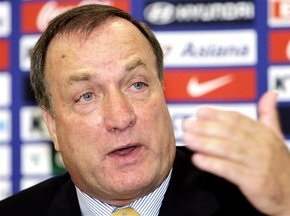 Близько 2 тисяч фанатів прийшли провести Адвоката