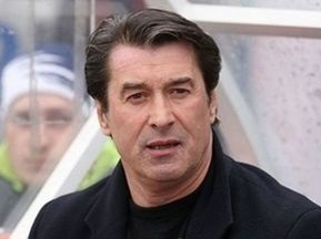 Виконуючим обов язки головного тренера Зеніту призначений Анатолій Давидов