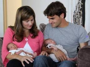 Роджер Федерер показал своих дочерей