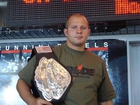 Источник: Федор Емельяненко подписал контракт с UFC