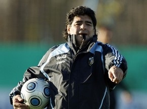 Марадона не хочет играть со сборной России