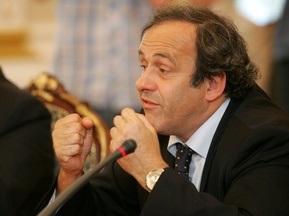 Платіні особисто вручить кубок переможцеві юнацького Євро-2009