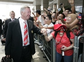 МЮ должен был остановиться в отеле в Джакарте, где прогремел взрыв