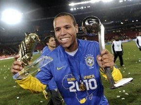 МанСити поборется с Миланом за Фабиано