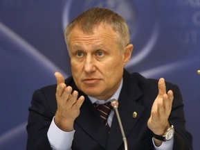 Евро-2012: Суркис призвал польских чиновников уважительно относиться к Украине