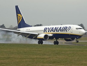 Ryanair будет продавать стоячие места