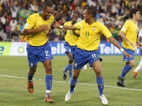 Бразилия выбивает Италию, США проходят дальше