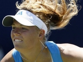 Істбурн WTA: Возняцкі провозилася з Возняк дві години