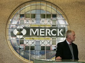 Прибыль Merck упала почти на 80%