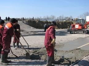 Євро-2012: На львівському стадіоні встановлюють фундамент