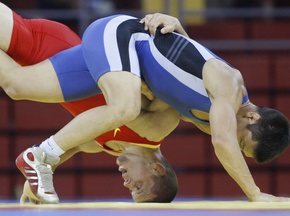 Двоє українських борців пробилися до фіналу на Чемпіонаті Європи