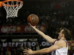 Евролига: Олимпиакос одолел Реал, Барселона уступила Таугресу