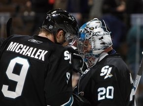 NHL: Акули повертаються на вершину