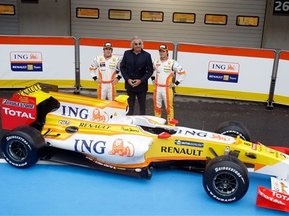 Renault представила новый болид, а Алонсо - шлем
