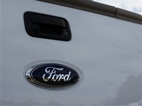 Российский завод Ford останавливает конвейер на месяц