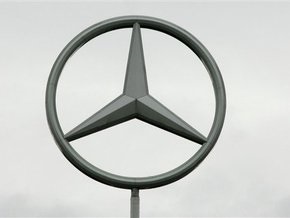 Продажи Mercedes-Benz снизились на 25%