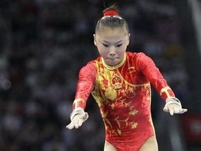 Китайских гимнасток признали совершеннолетними