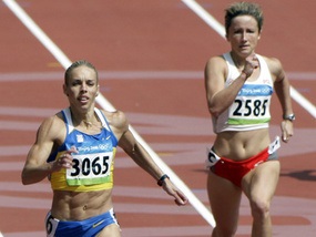 Украинская бегунья - первая на 200-метровке