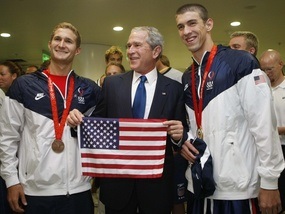 Майкл Фелпс берет первое золото