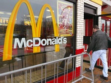 McDonald s будет рассылать клиентам чеки на сотни долларов