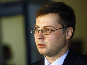 Премьер Латвии считает, что опасность банкротства страны миновала