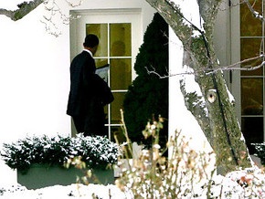 Обама попытался войти в Белый дом через окно