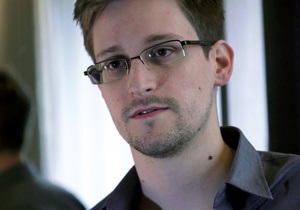 Президент Венесуэлы решил предоставить Сноудену политубежище